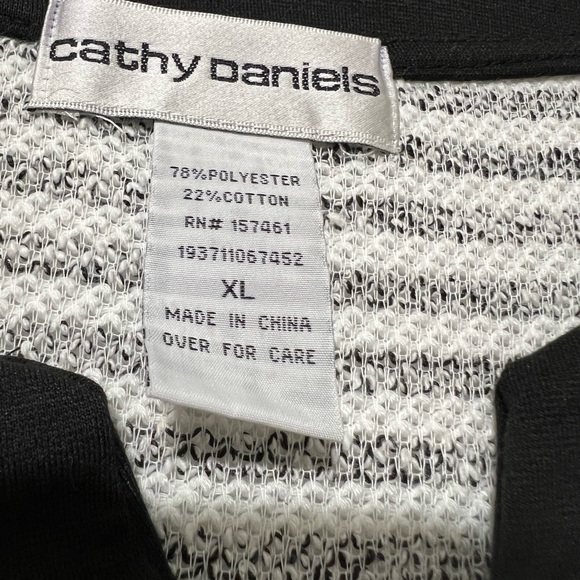 NWT lightweight varsity style jacket XL - Picture 3 of 4